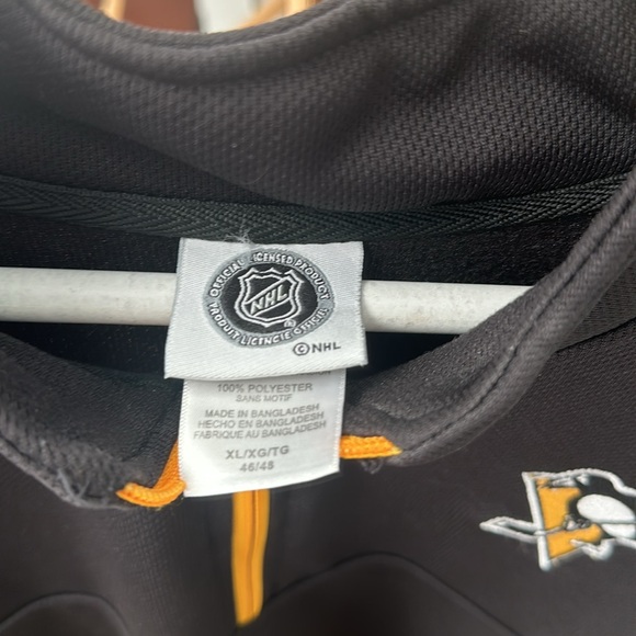 Pittsburgh Penguins quaterzip - Picture 2 of 7